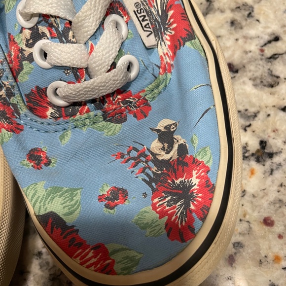 Women’s size 6.5 Star Wars Vans - Picture 2 of 8